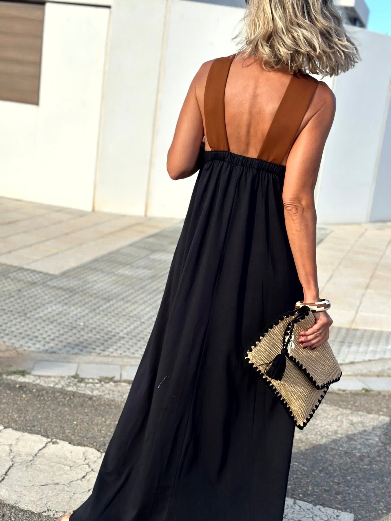 Sienna | Elegant Backless Dress with a Trendy Crossover Neck